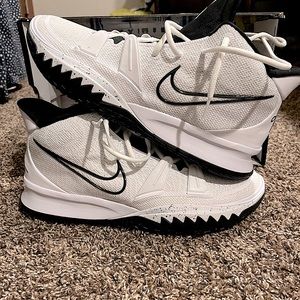 NWT Black and white Kyrie 7 men’s size 14 basketball shoes